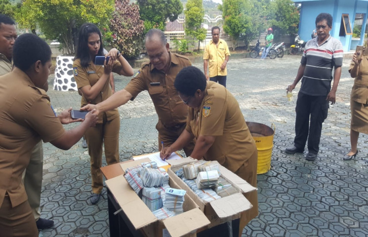 Total 36 Ribu Keping E-KTP Rusak Dimusnahkan Dinsosdukcapil